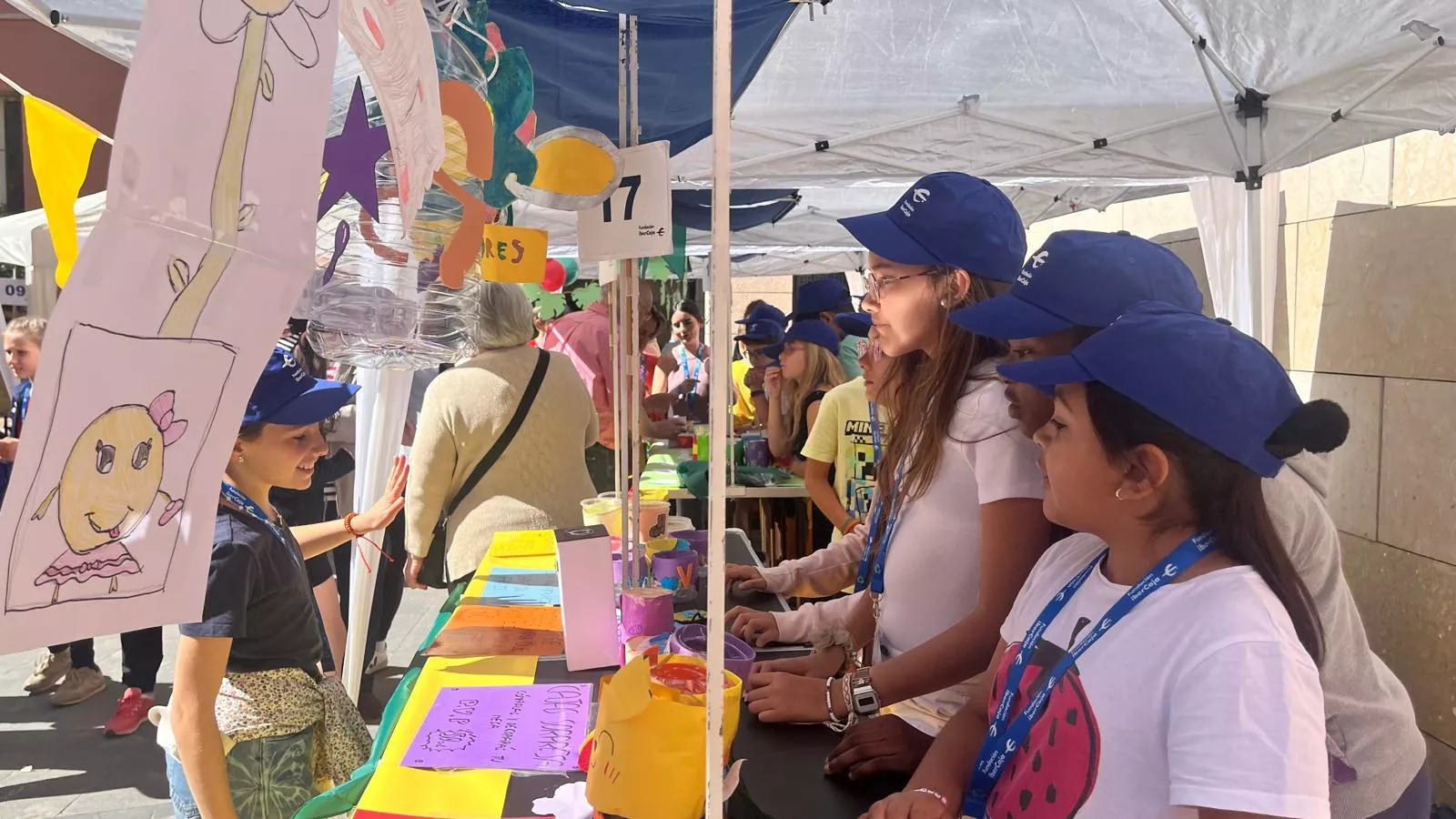Mercado de Cooperativas Escolares en el centro Fundación Ibercaja. Foto Mercedes Manterola