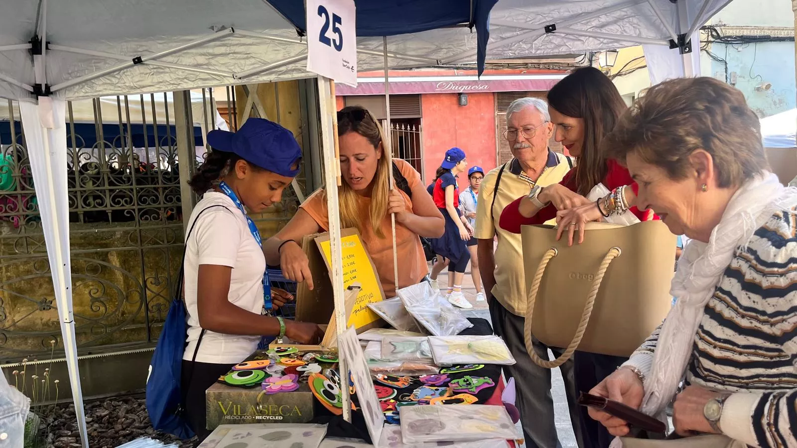 Mercado de Cooperativas Escolares en el centro Fundación Ibercaja. Foto Mercedes Manterola