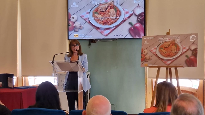 Nuria Lera. Presentación del sello de Correos homenaje al pollo al chilindrón. Foto Myriam Martínez