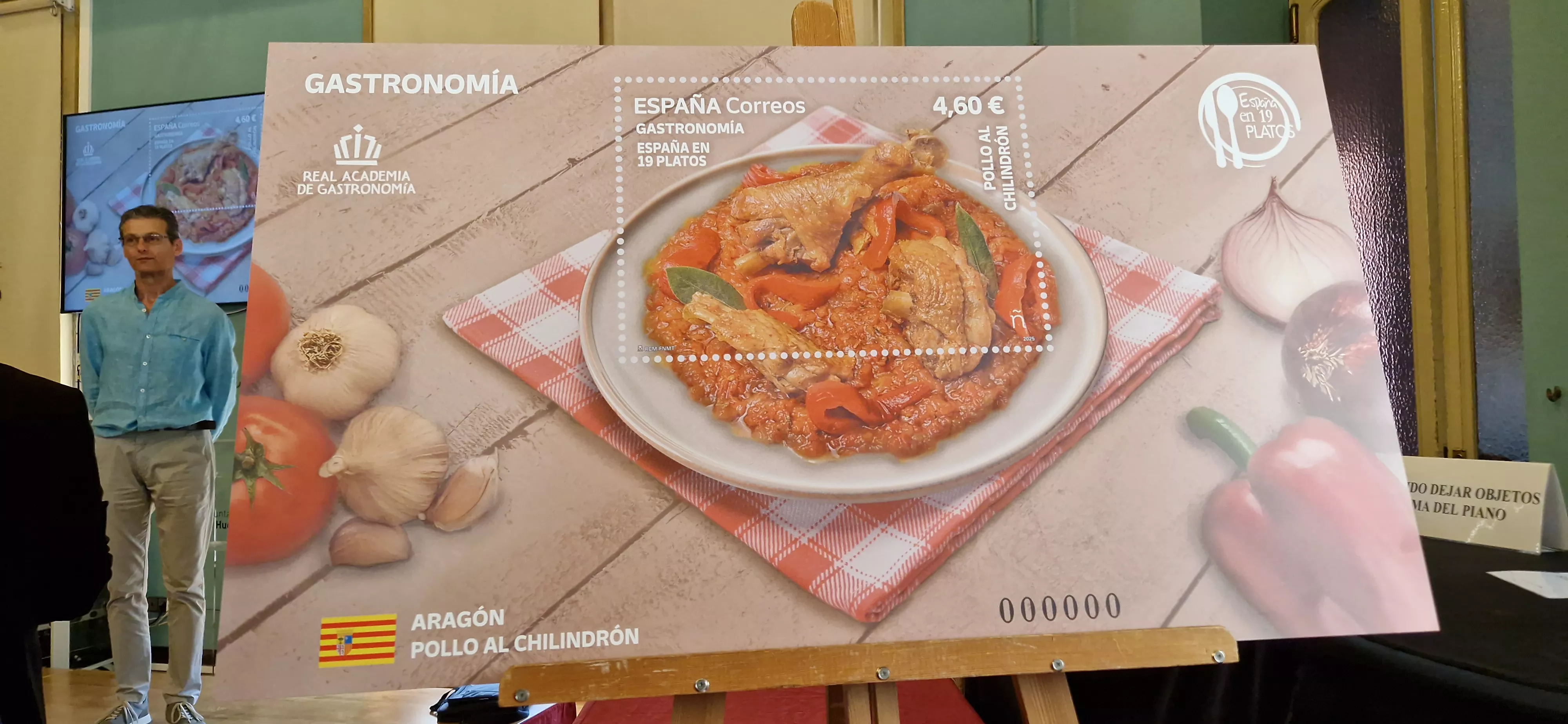 Presentación del sello de Correos homenaje al pollo al chilindrón. Foto Myriam Martínez