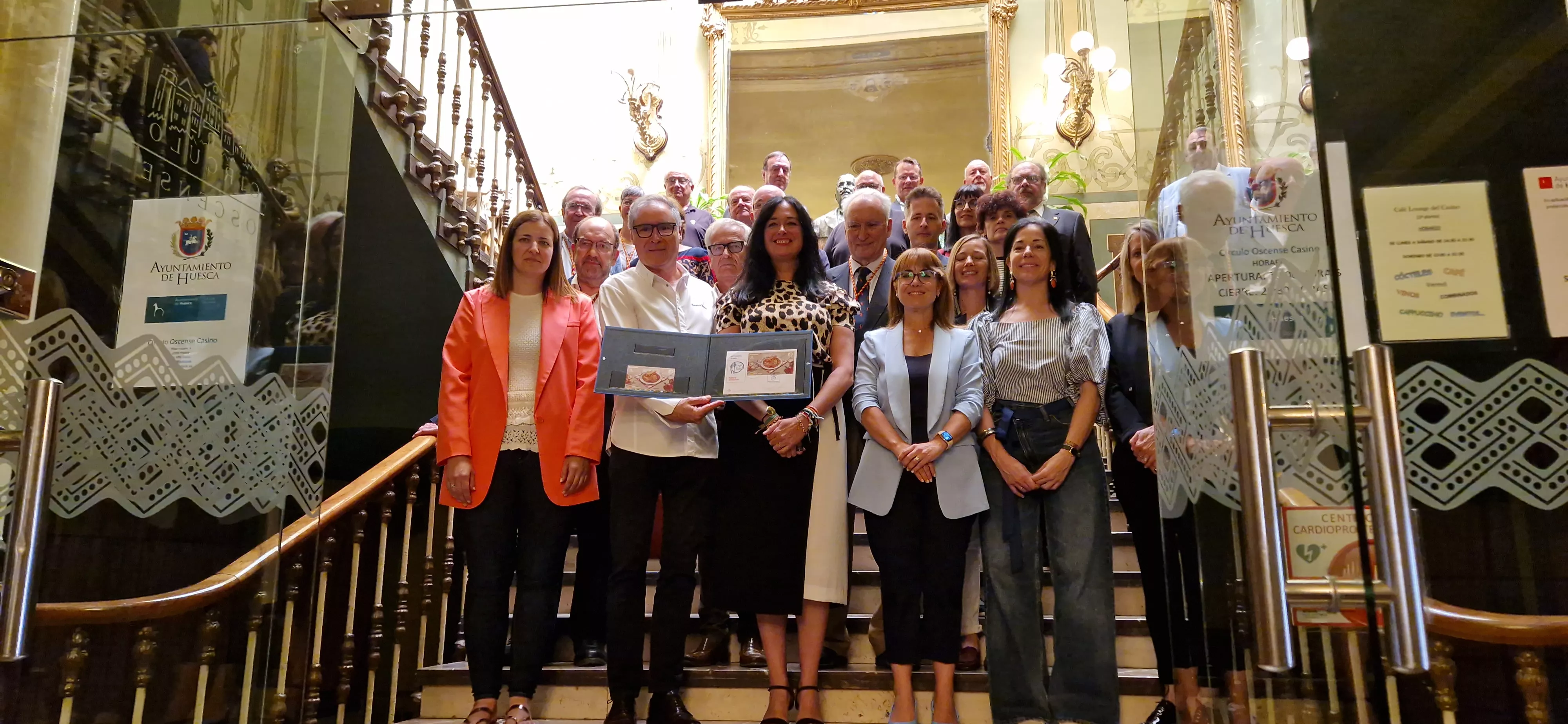 Presentación del sello de Correos homenaje al pollo al chilindrón. Foto Myriam Martínez