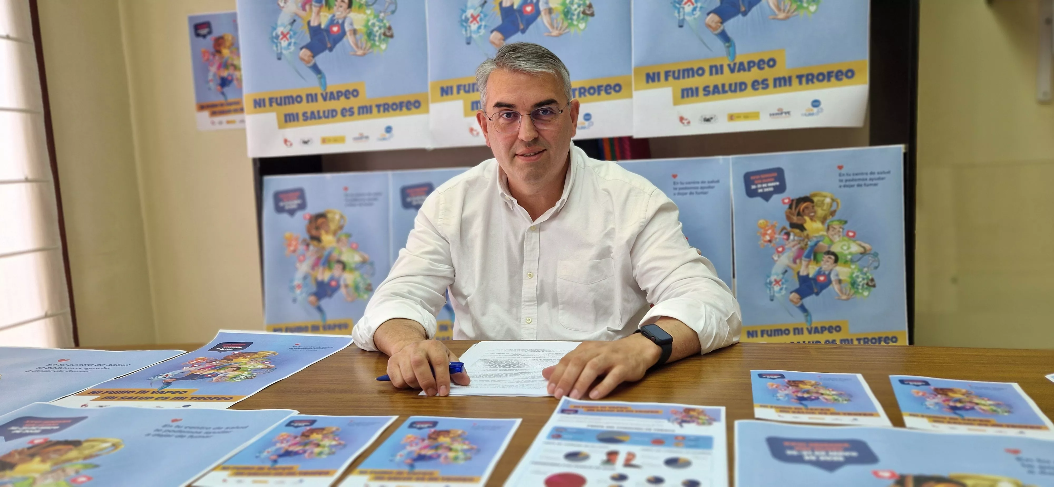 José Luis Martínez ha aportado los datos de la encuesta sobre el tabaquismo. Foto Myriam Martínez