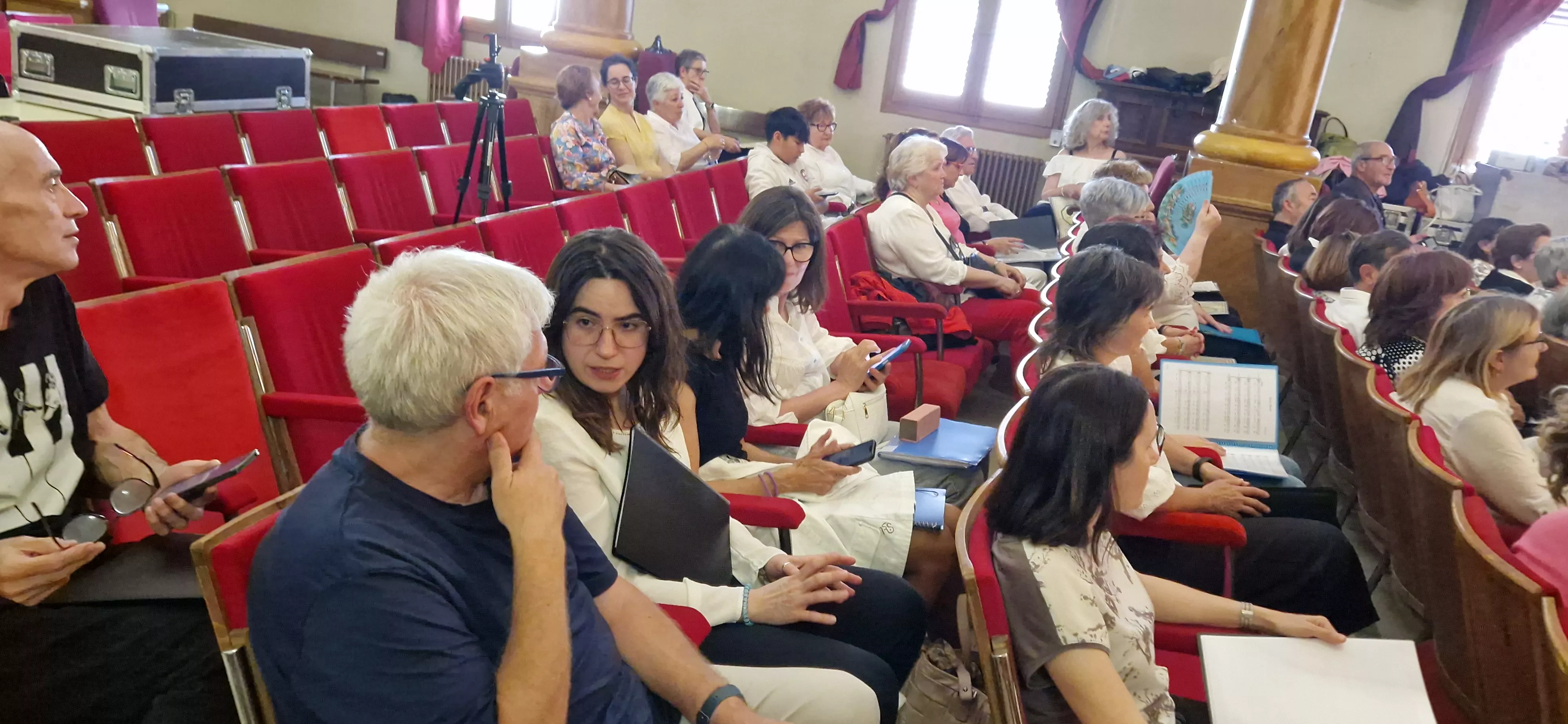Coro de Profesores del IES Ramón y Cajal y el Coro de la Universidad Ciudadana. Foto Myriam Martínez
