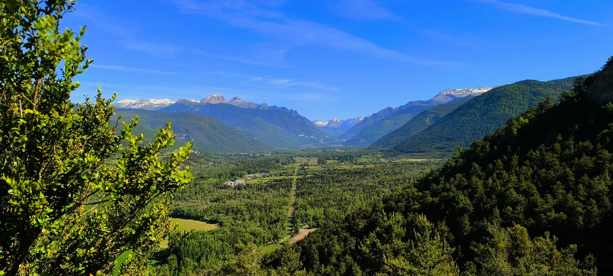 Excursión de  Deporte y Salud+55 por ermitas del Serrablo. Foto Joaquín Santafé