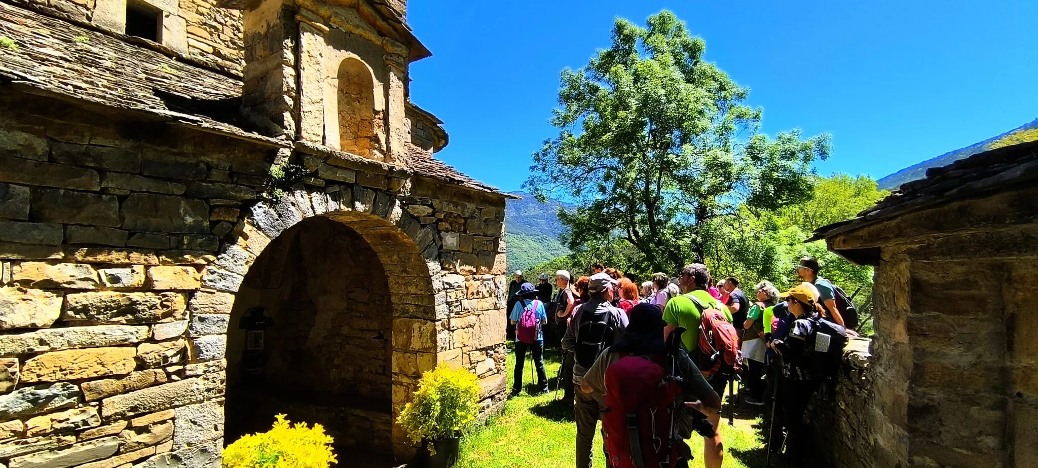 Excursión de  Deporte y Salud+55 por ermitas del Serrablo. Foto Joaquín Santafé