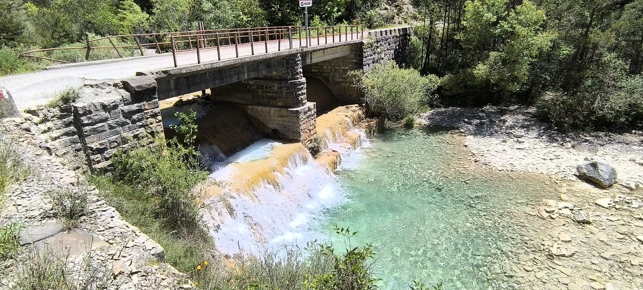 Excursión de  Deporte y Salud+55 por ermitas del Serrablo. Foto Joaquín Santafé