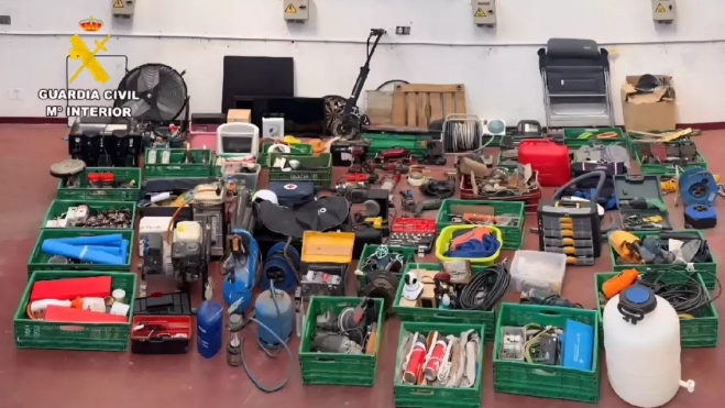 Material sustraído que guardaba en un almacén. Material sustraído que guardaba en un almacén.