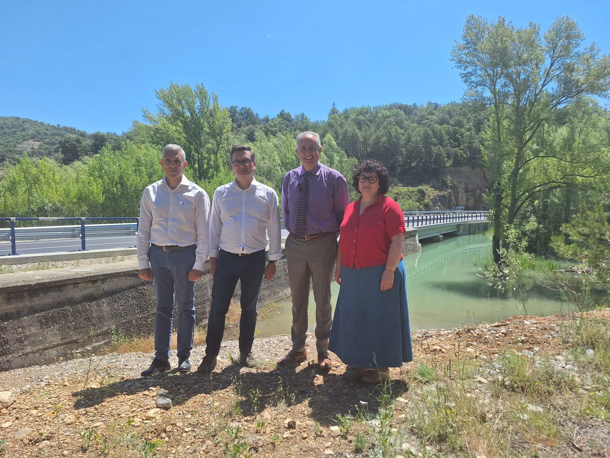 El puente de Barasona reabre al tráfico tras su completa renovación.