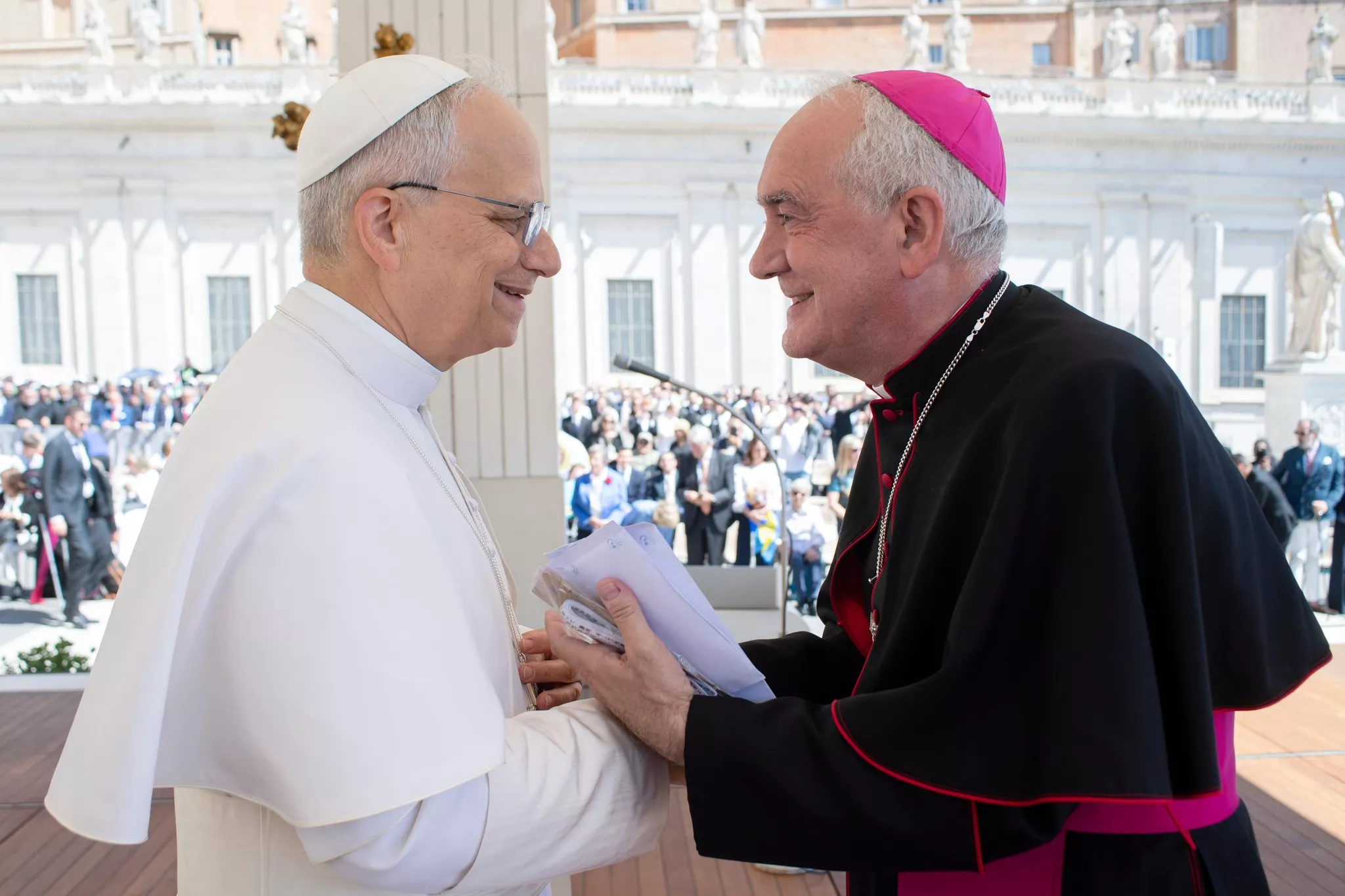 El Papa León XIV y Ángel Pérez Pueyo. Foto @Vatican Media