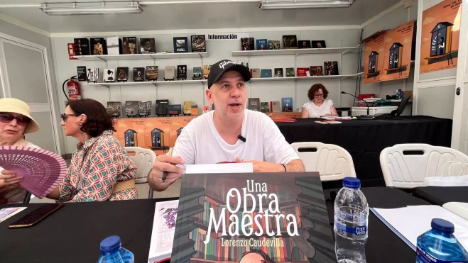 Lorenzo Caudevilla en la Feria del Libro de Huesca. Foto Mercedes Manterola