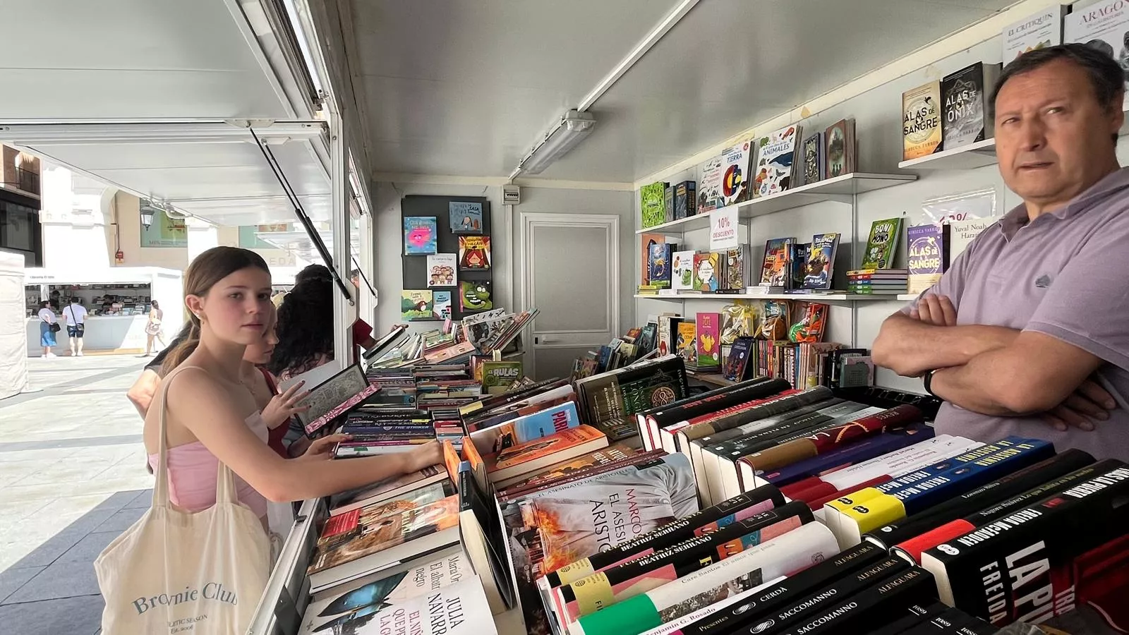 Jornada de sábado en la Feria del Libro de Huesca. Foto Mercedes Manterola