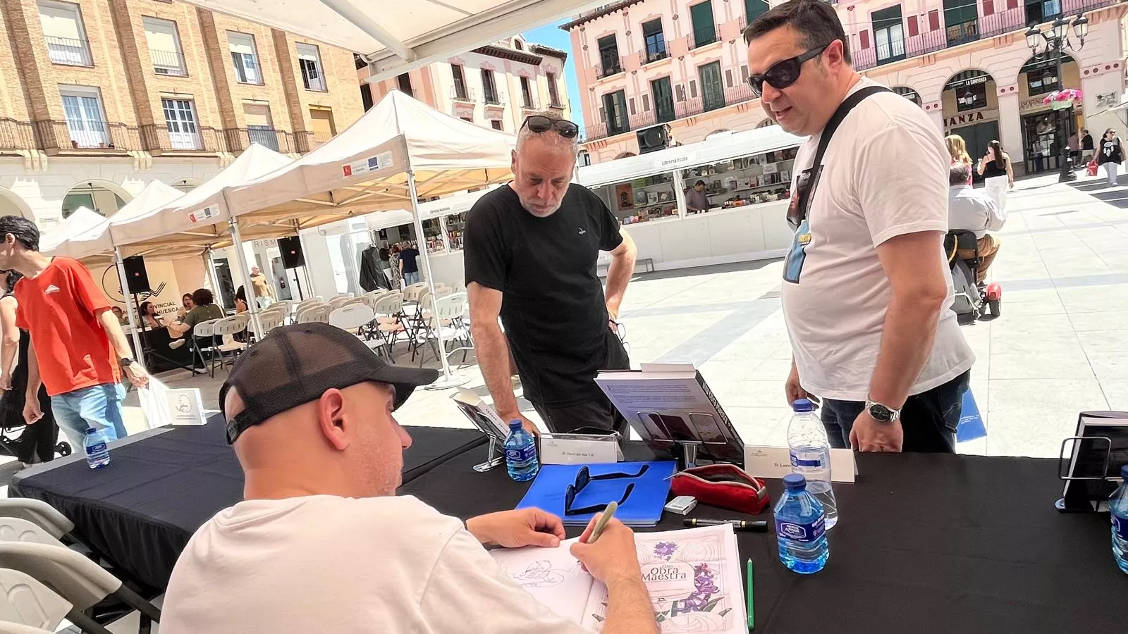 Jornada de sábado en la Feria del Libro de Huesca. Foto Mercedes Manterola