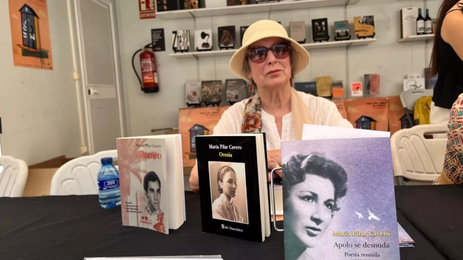 María Pilar Cavero en la Feria del Libro de Huesca. María Pilar Cavero en la Feria del Libro de Huesca.