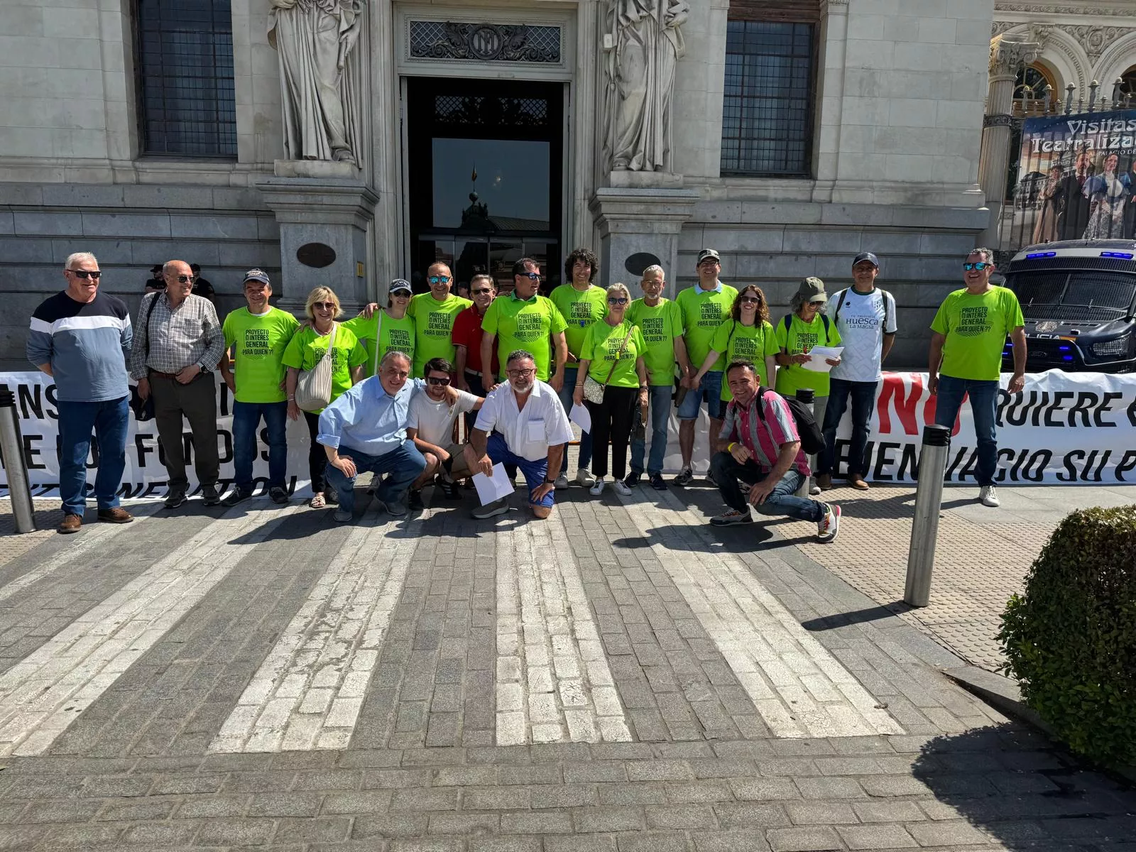 Los regantes de Salillas y Huerto, frente al ministerio de Agricultura Los regantes de Salillas y Huerto, frente al ministerio de Agricultura