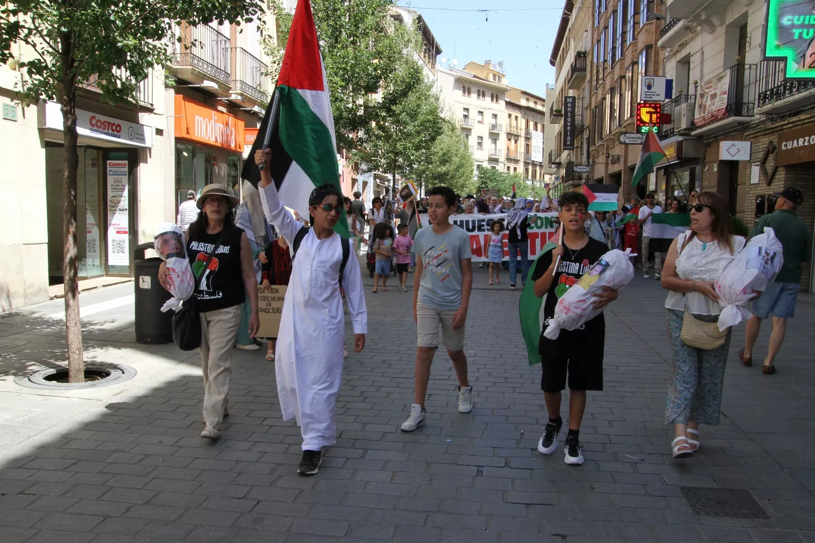 Manifestación convocada por 'Huesca con Palestina'. Foto Carlos Neofato