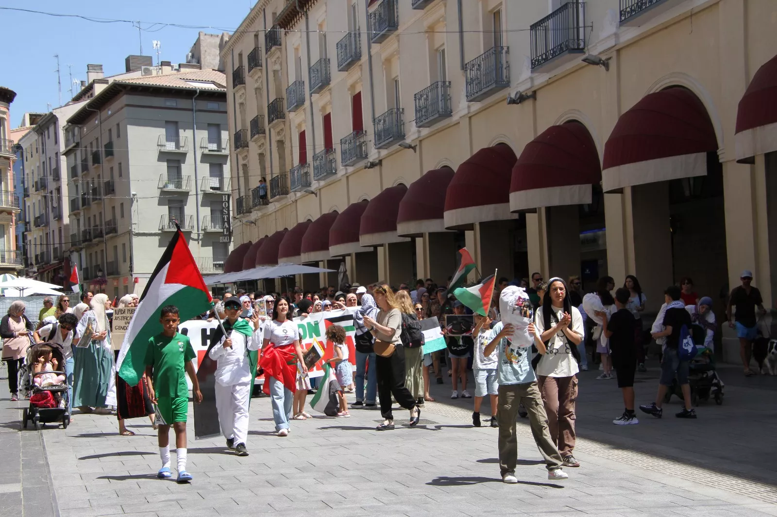  Manifestación convocada por 'Huesca con Palestina'. Foto Carlos Neofato