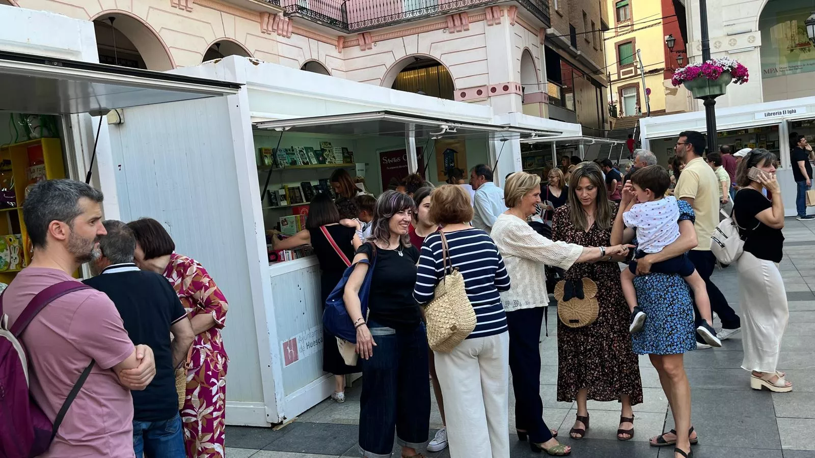 Jornada de sábado en la Feria del Libro de Huesca. Foto Mercedes Manterola