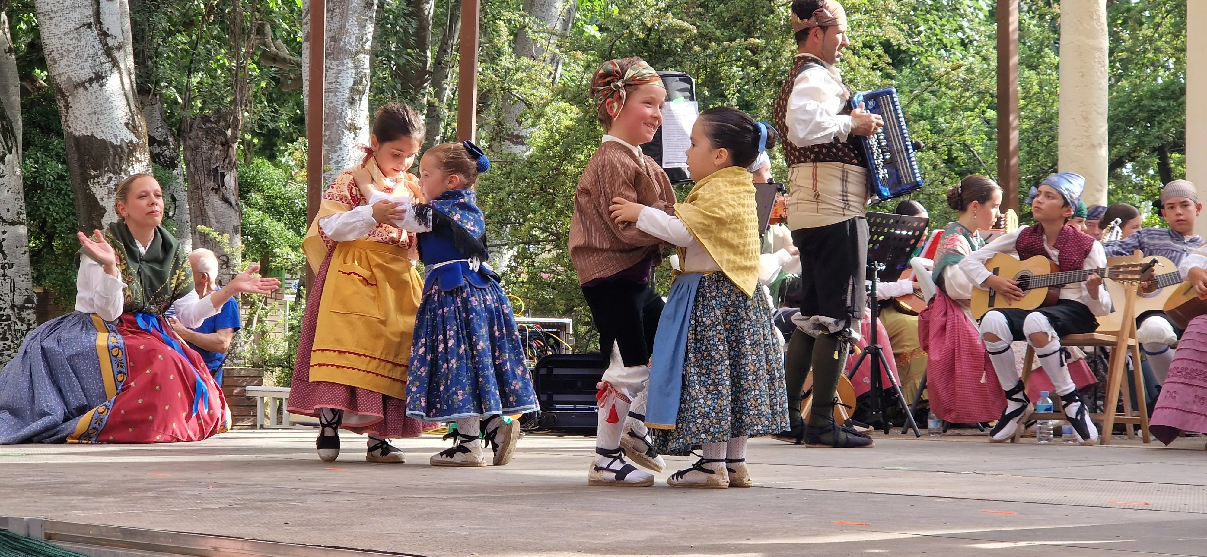 Fin de curso de la Escuela de Folklore Santa Cecilia. Foto Myriam Martínez 