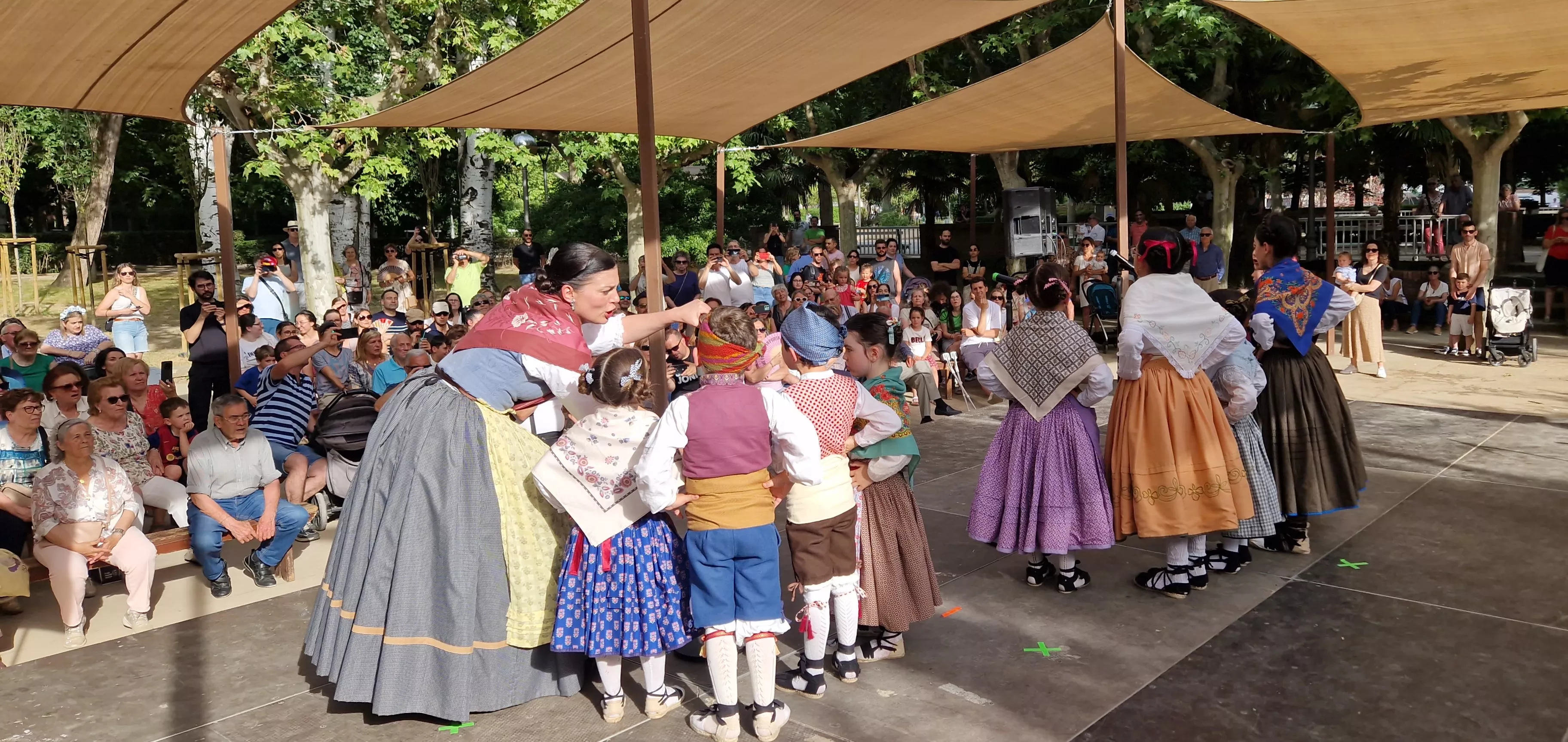 Fin de curso de la Escuela de Folklore Santa Cecilia. Foto Myriam Martínez 