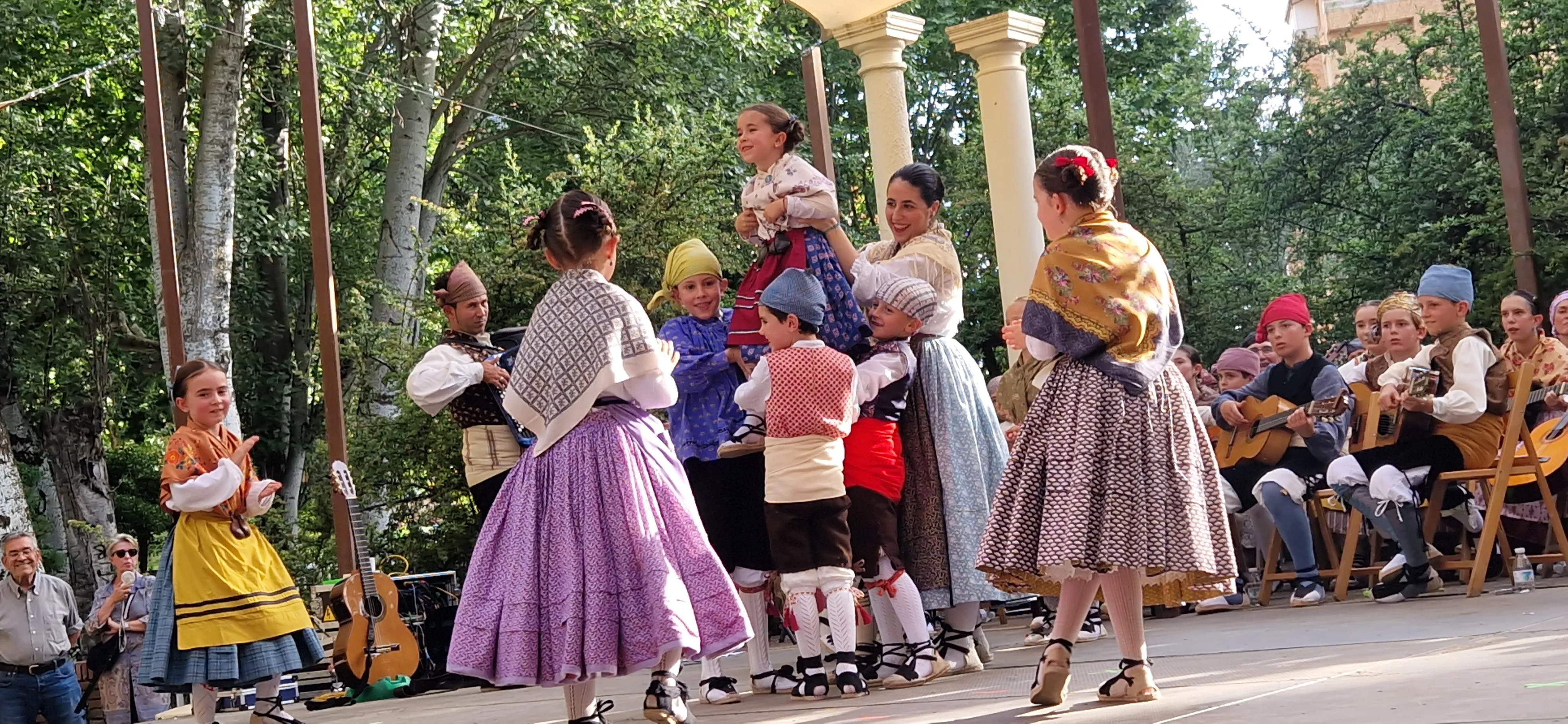 Fin de curso de la Escuela de Folklore Santa Cecilia. Foto Myriam Martínez 