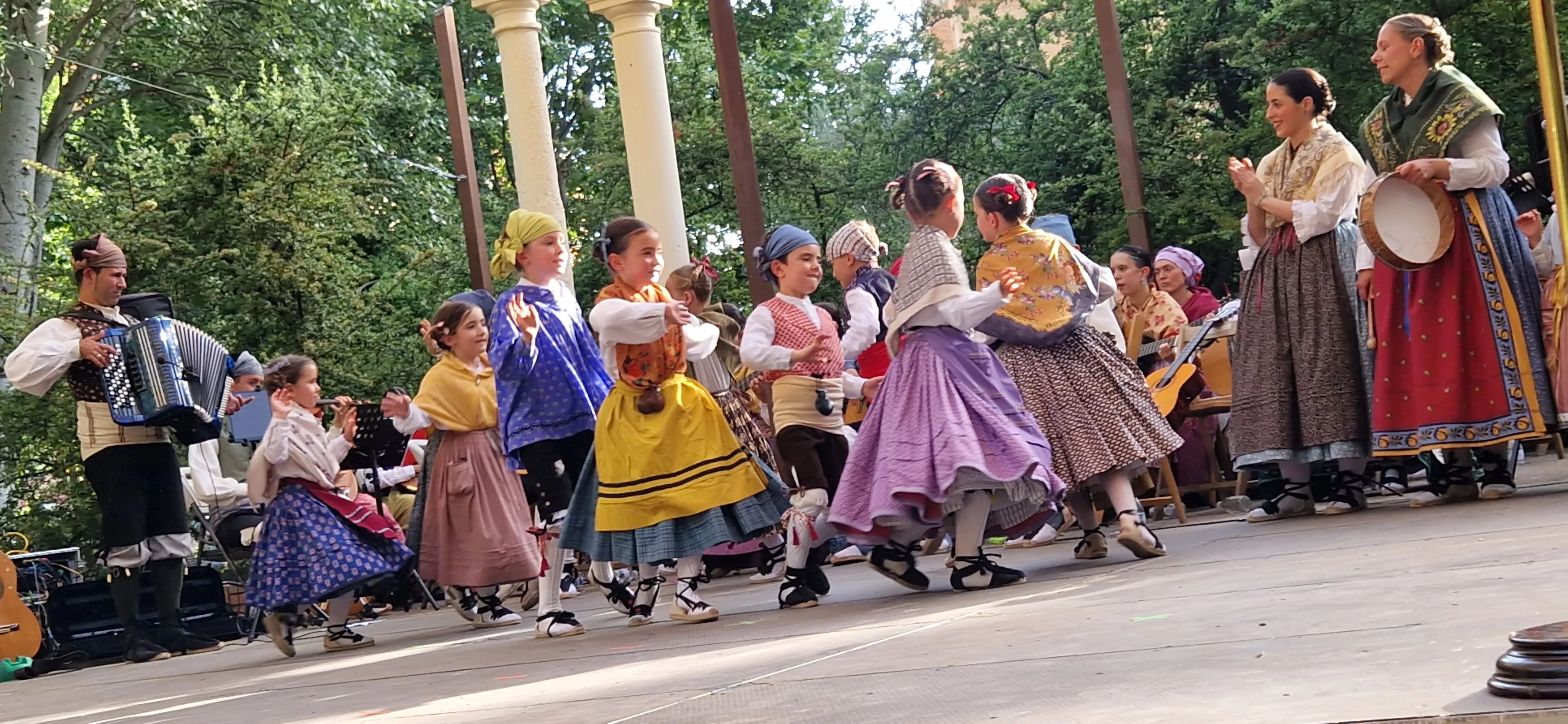 Fin de curso de la Escuela de Folklore Santa Cecilia. Foto Myriam Martínez 