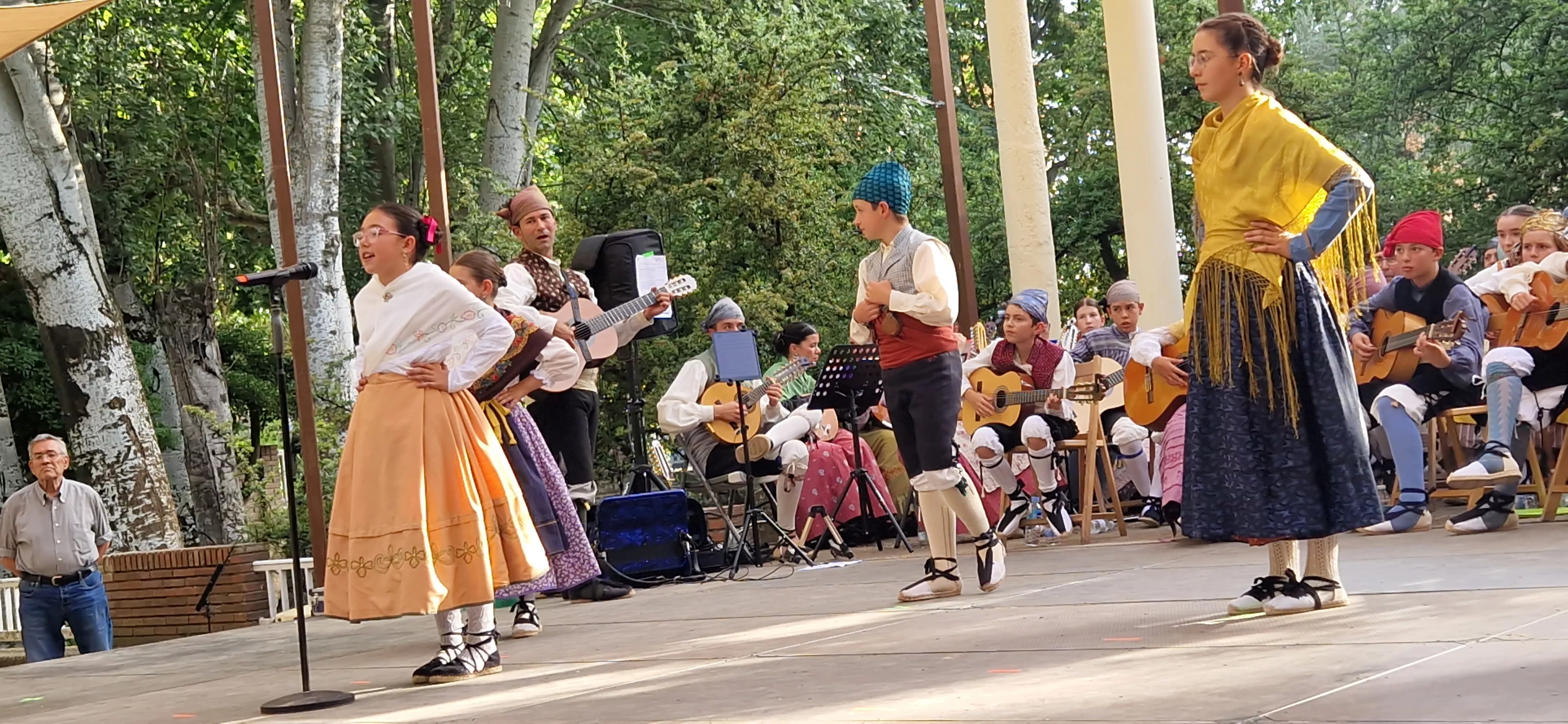 Fin de curso de la Escuela de Folklore Santa Cecilia. Foto Myriam Martínez 
