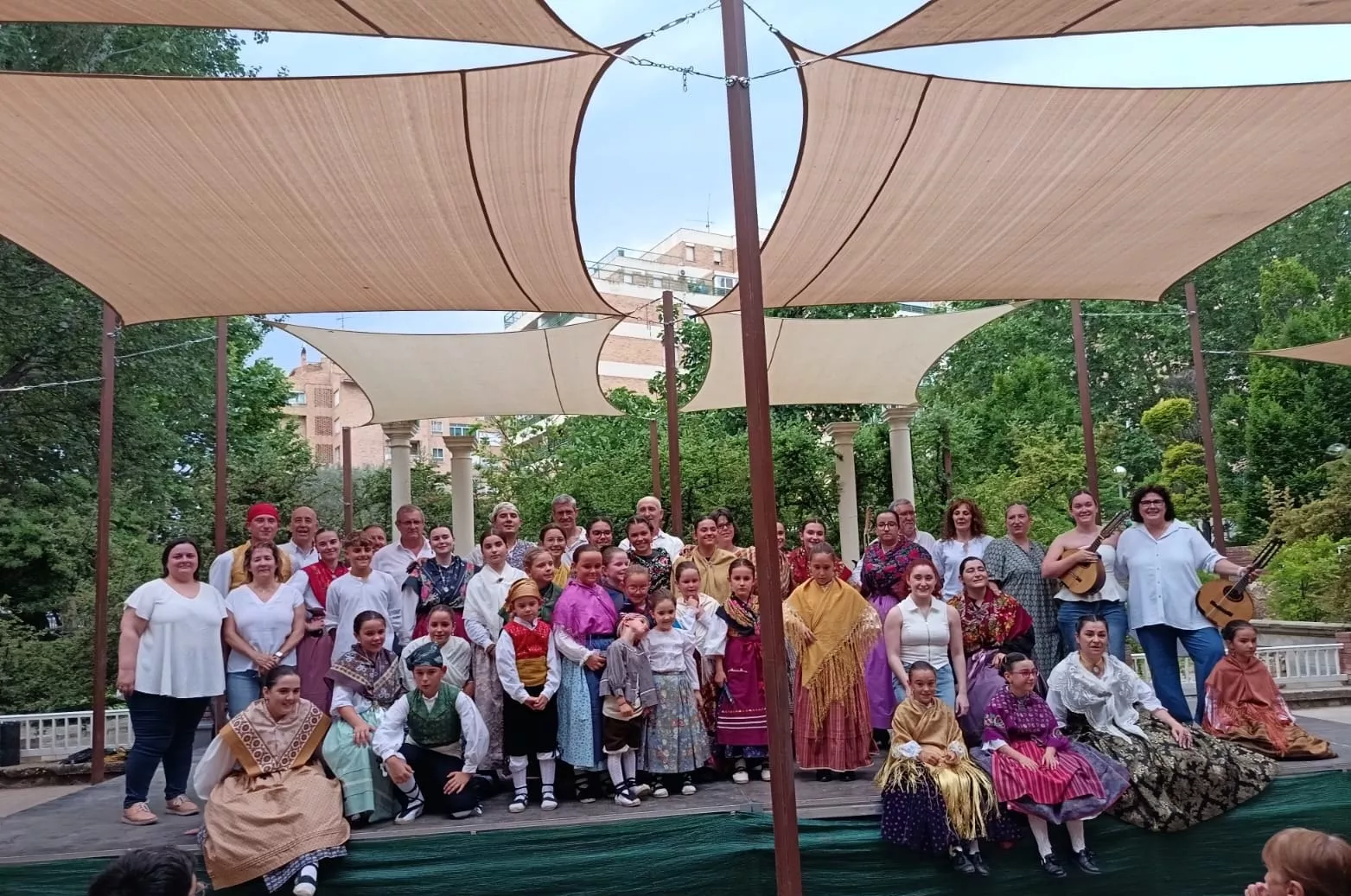 Participantes en el final de curso de la La Escuela Carlos Vidal.