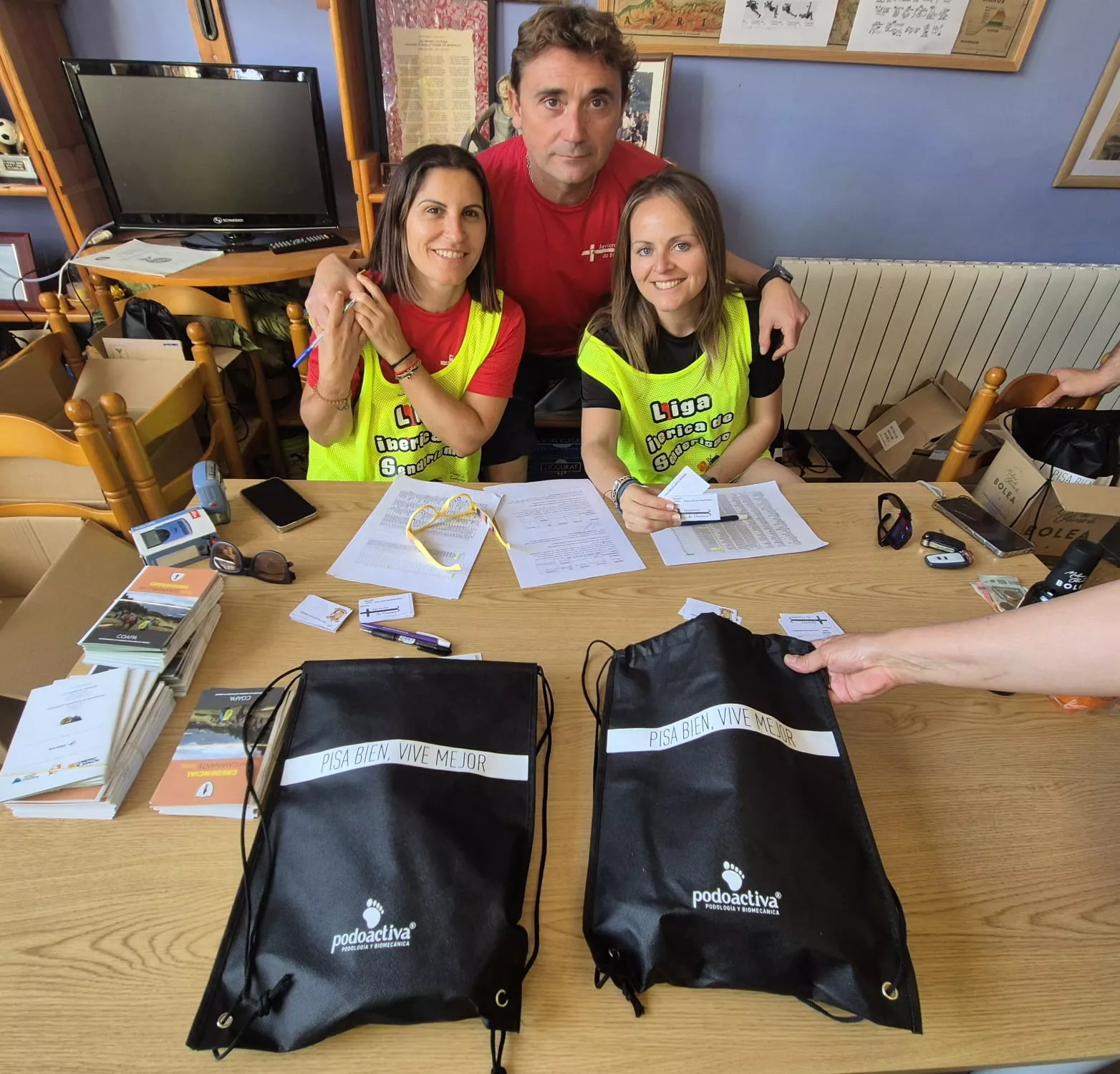 Marcha La Sotonera Pueblo a Pueblo de Plasencia del Monte a Bolea. Foto Juanlu Herrero
