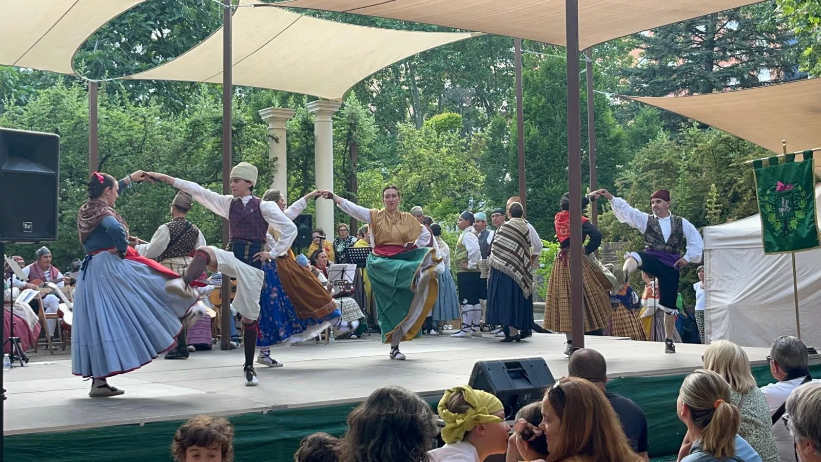 Fin de curso de la Escuela de Folklore Santa Cecilia.