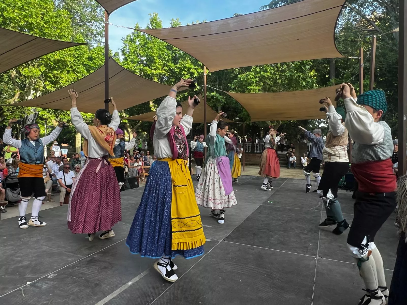 Fin de curso de la Escuela de Folklore Santa Cecilia.