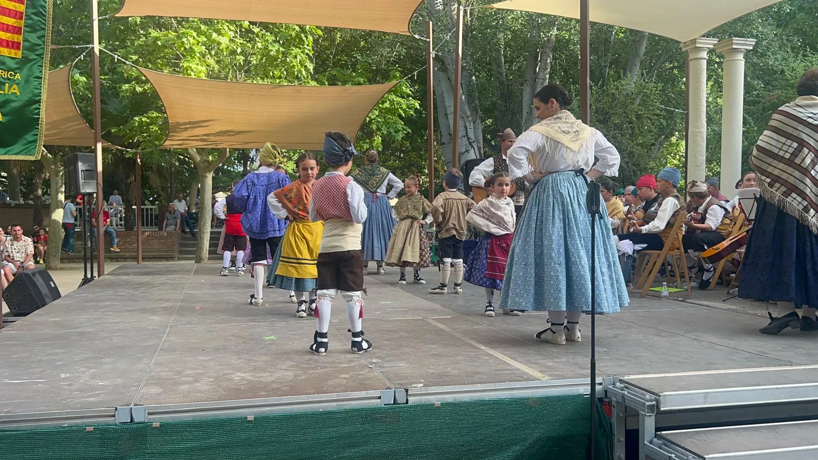 Fin de curso de la Escuela de Folklore Santa Cecilia.