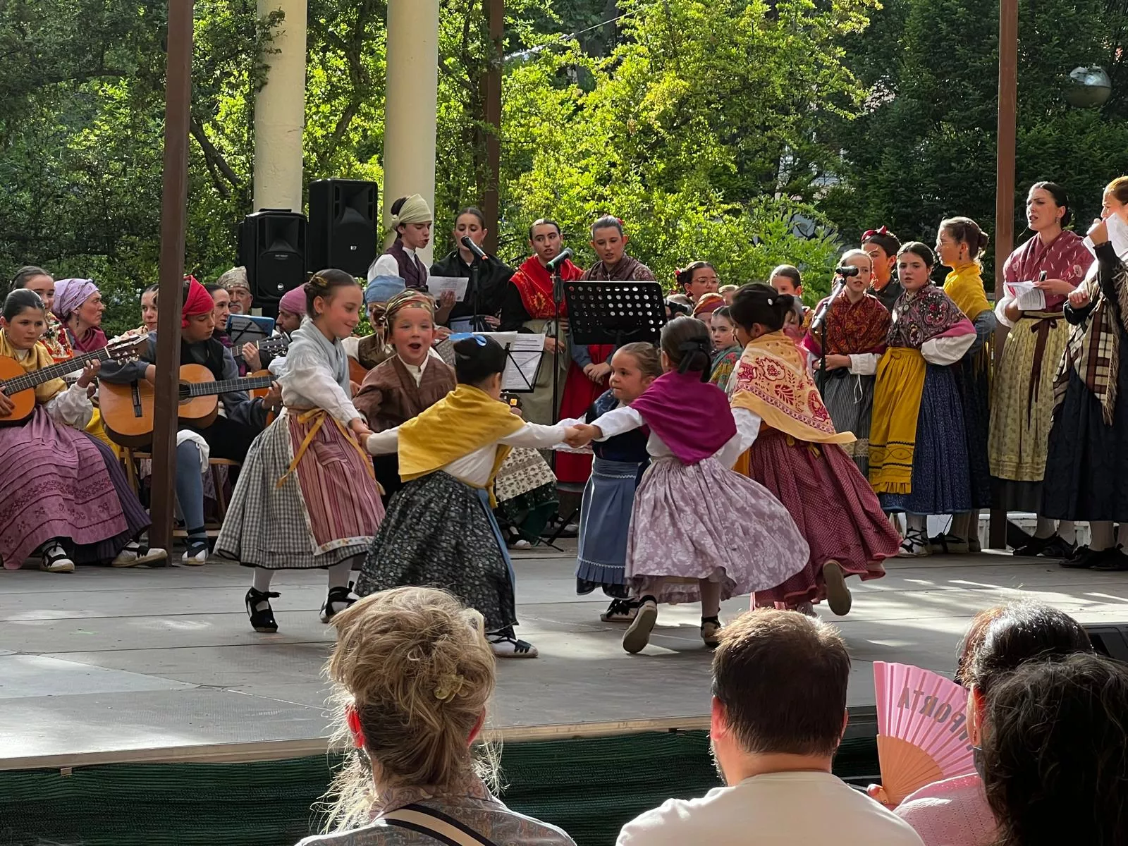 Fin de curso de la Escuela de Folklore Santa Cecilia.