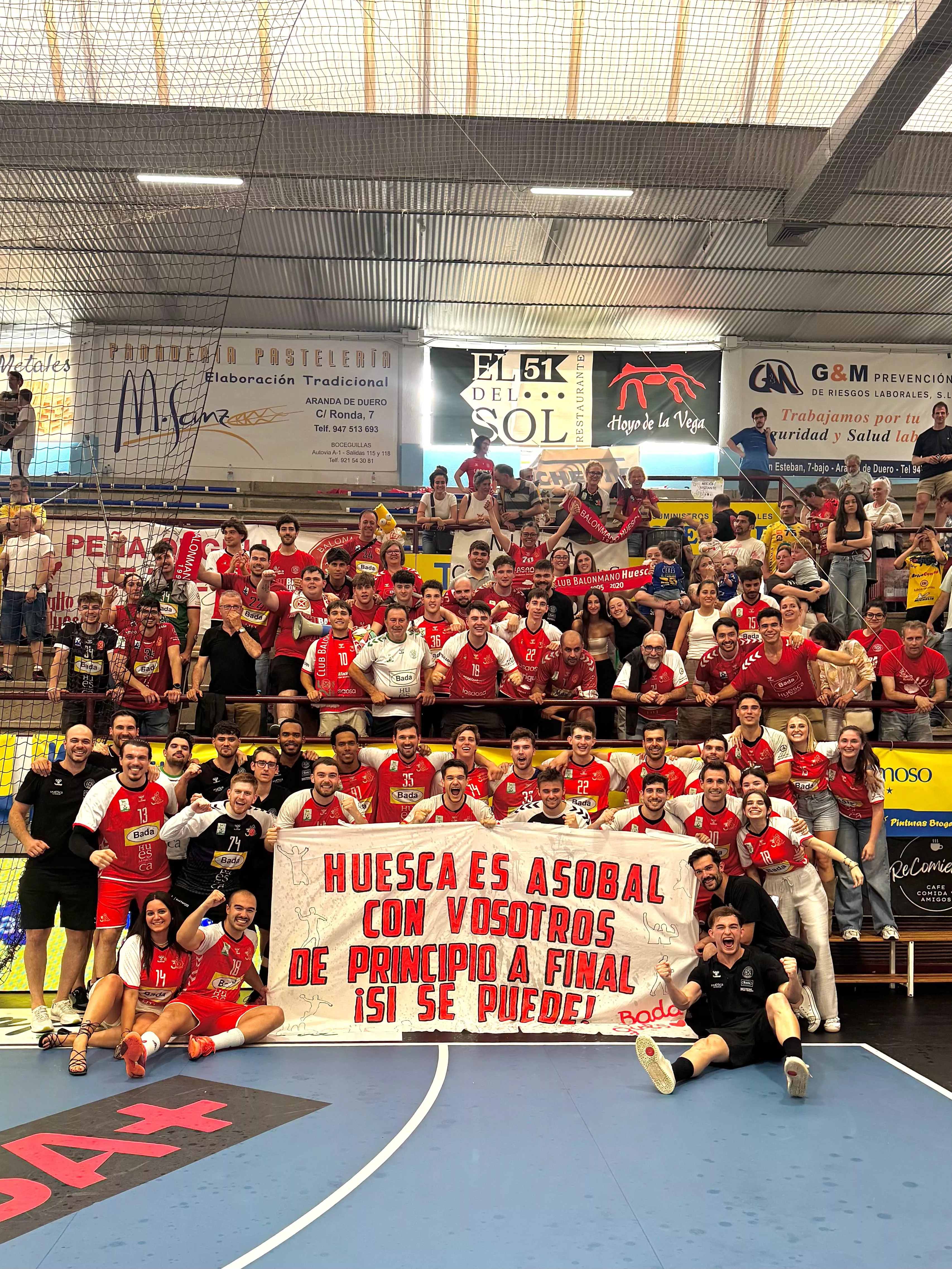 Huesca es de Asobal, celebración del equipo en Aranda