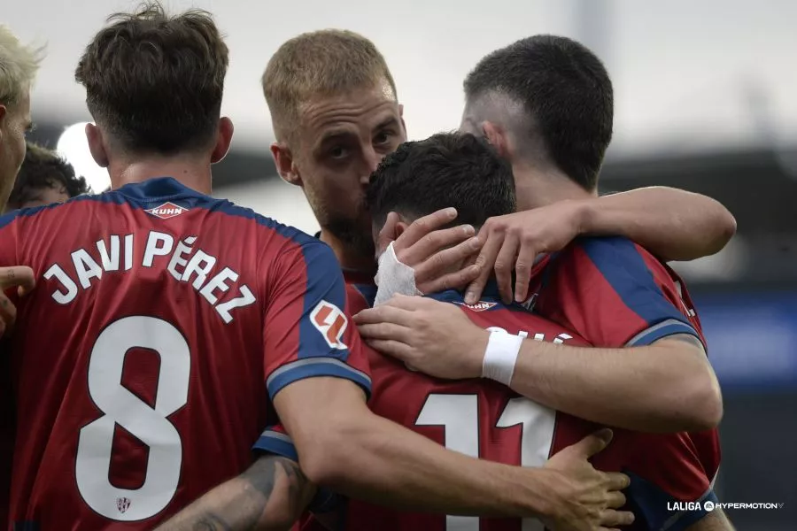 Los jugadores del Huesca celebran un gol ante el Eldense. Foto: LaLiga