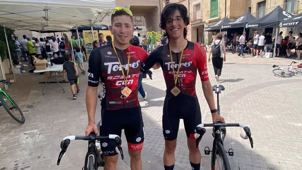 Joel Morales e Ismael Castaño con sus medallas del Campeonato de Aragón
