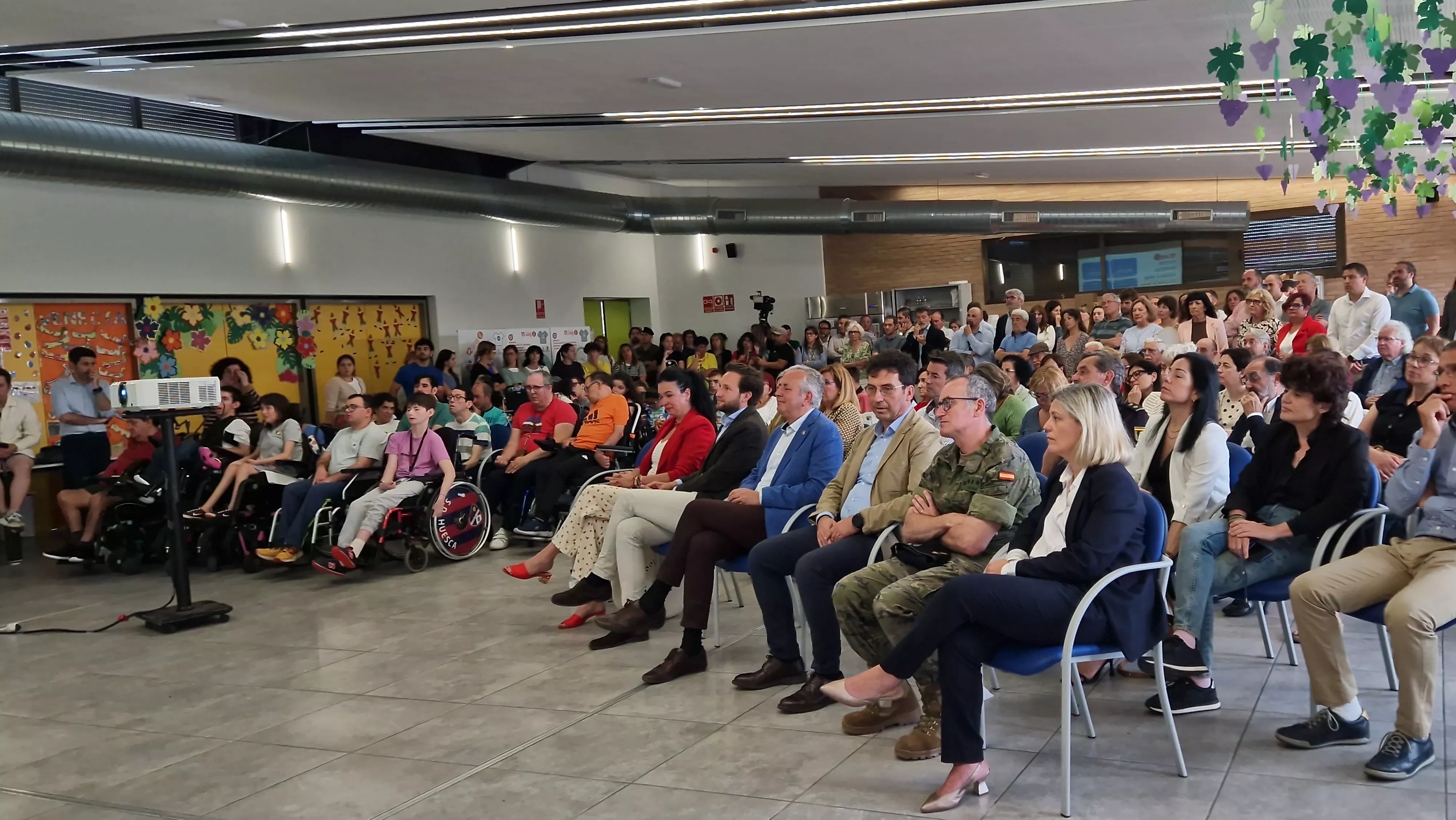 Almuerzo de agradecimiento por la 13º Marcha Aspace Huesca. Foto Myriam Martínez Almuerzo de agradecimiento por la 13º Marcha Aspace Huesca. Foto Myriam Martínez