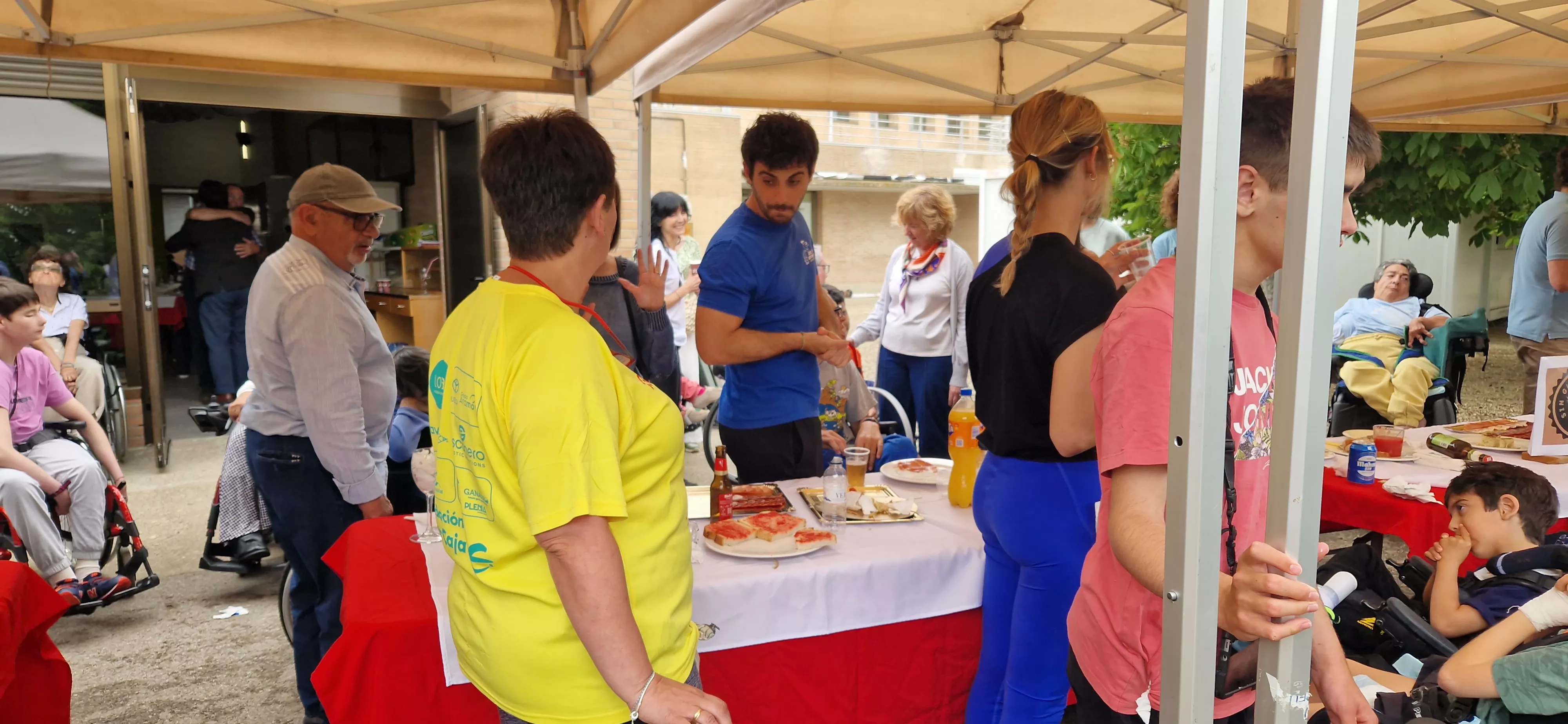 Almuerzo de agradecimiento por la 13º Marcha Aspace Huesca. Foto Myriam Martínez 