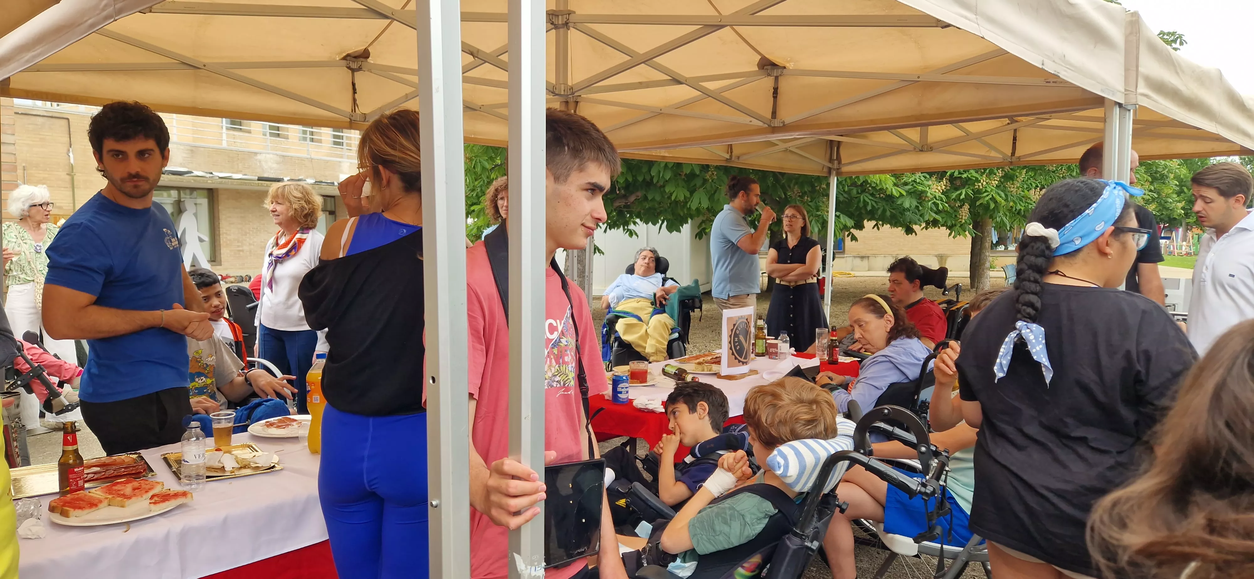 Almuerzo de agradecimiento por la 13º Marcha Aspace Huesca. Foto Myriam Martínez 