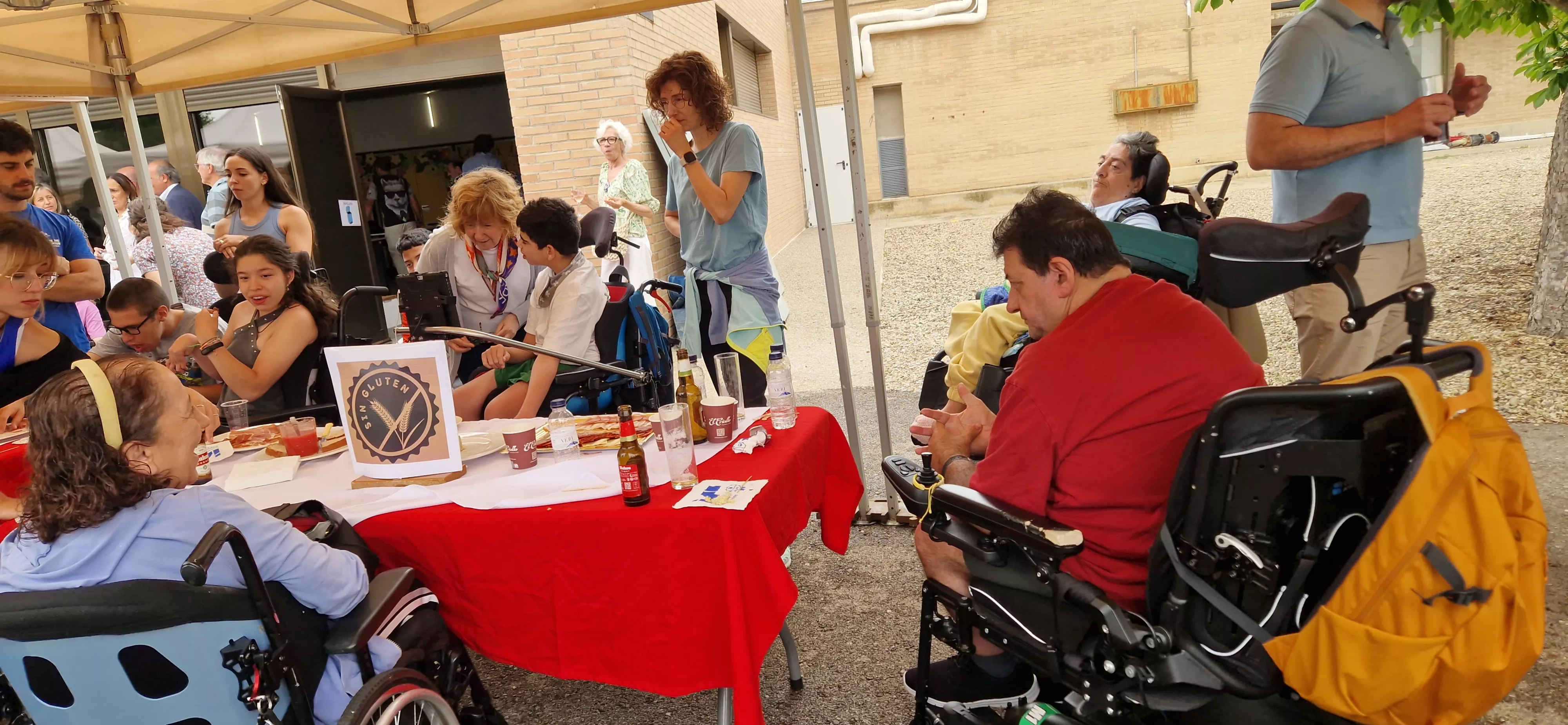 Almuerzo de agradecimiento por la 13º Marcha Aspace Huesca. Foto Myriam Martínez 