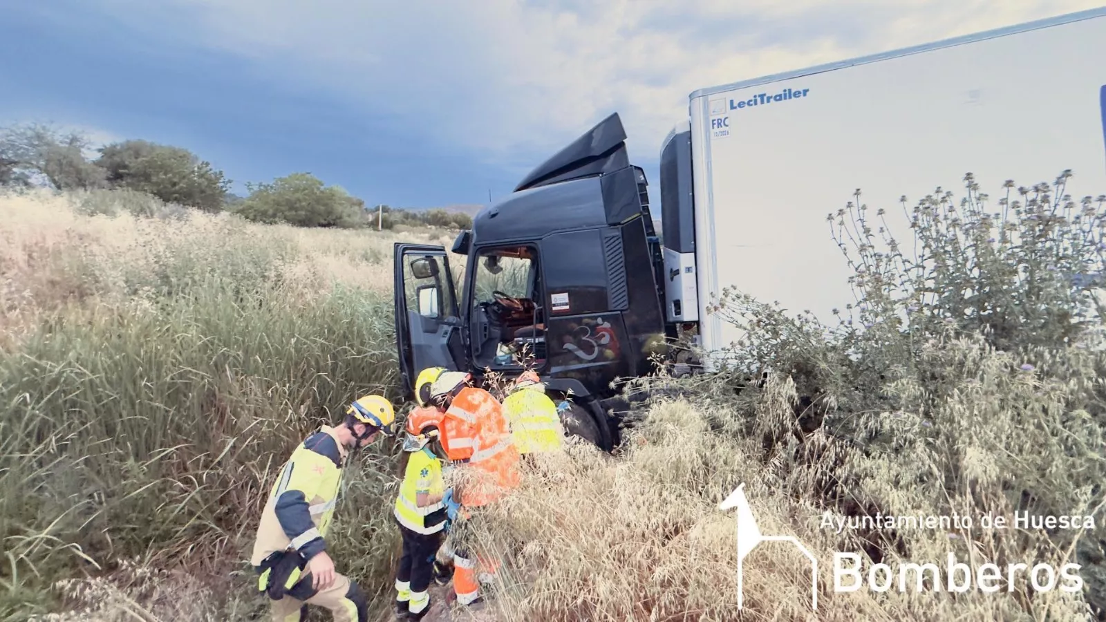 Accidente en la rotonda de Quicena y Montearagón. 