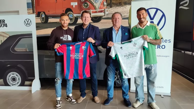 Fotografía del último acuerdo entre el club y Automóviles Cabrero, el pasado mes de septiembre.