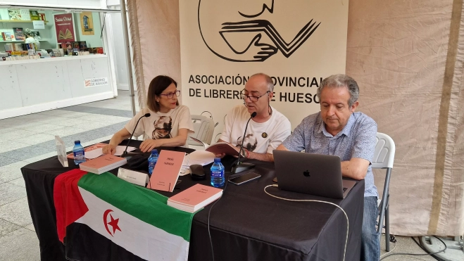 Poesía saharaui en castellano. Foto Myriam Martínez Poesía saharaui en castellano. Foto Myriam Martínez