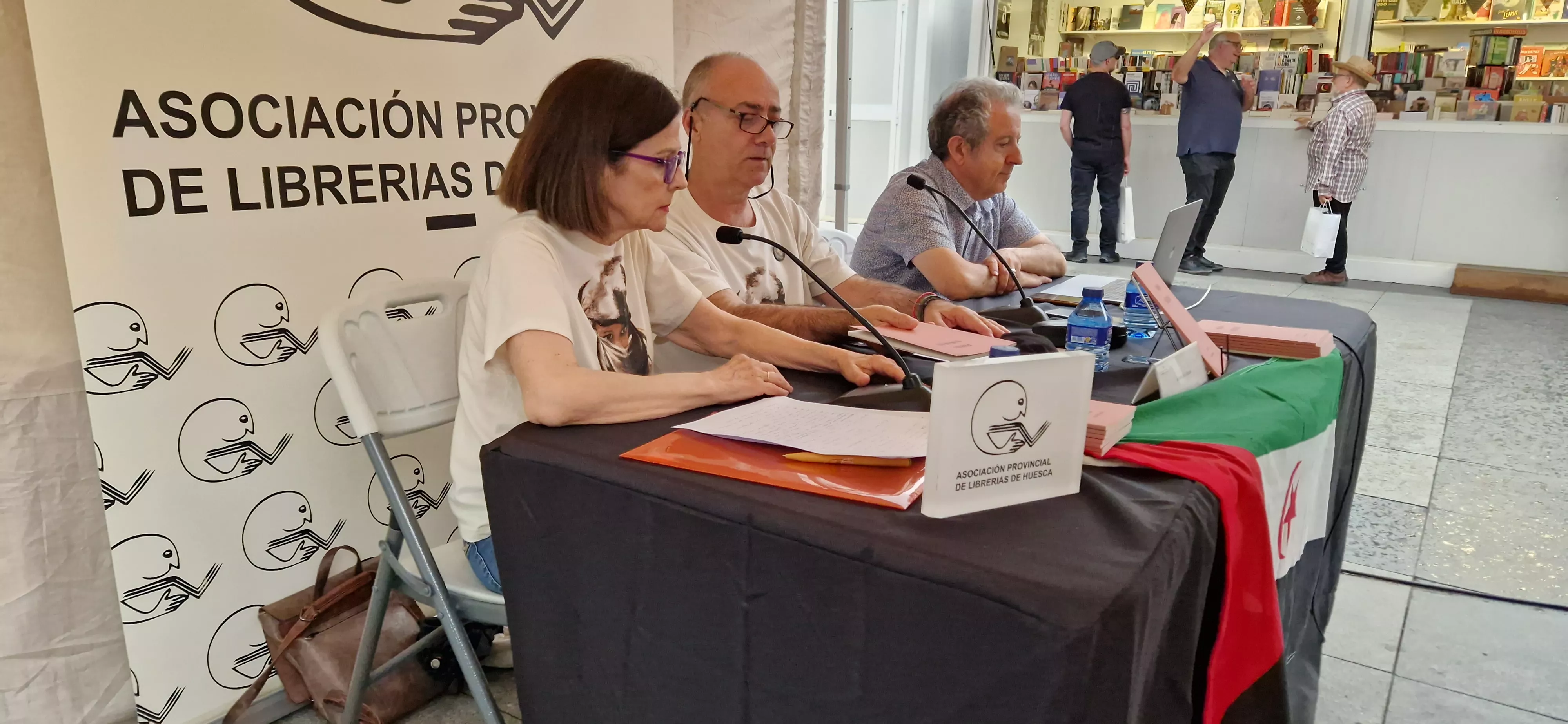 Poesía saharaui en castellano. Foto Myriam Martínez