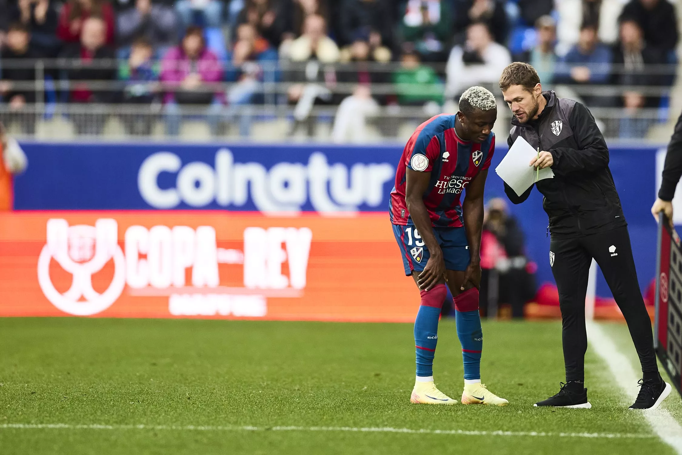 Ignasi Salafranca da indicaciones a Soko en un partido en El Alcoraz.