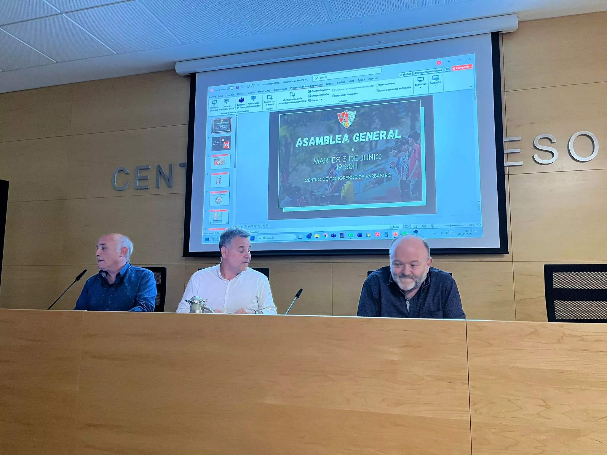 Javier Castillo, Josan Fierro y Javier Pérez, en la Asamblea de la UD Barbastro, este martes. Foto: UD Barbastro