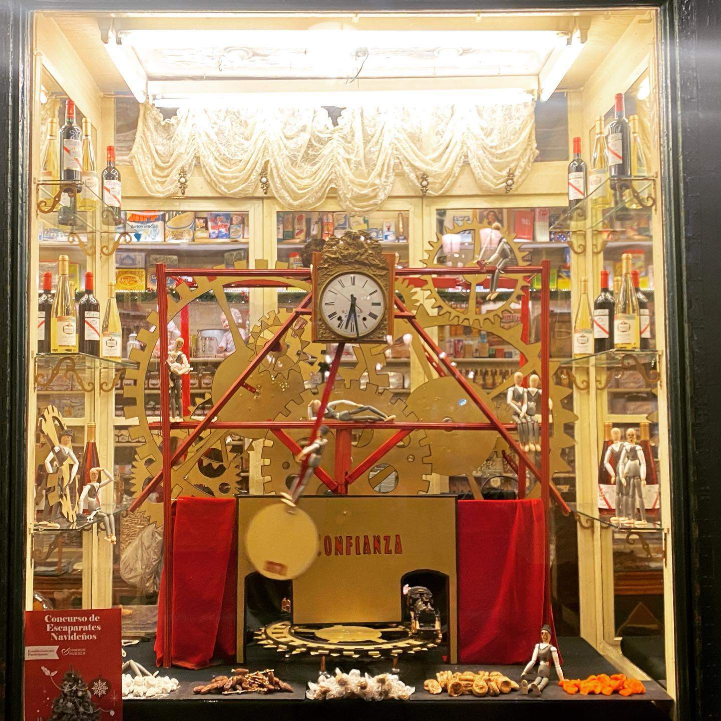 Escaparate de Ultramarinos La Confianza