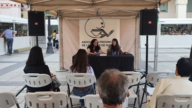 Presentación en la Feria del Libro de la obra de Andrea Ariño. Presentación en la Feria del Libro de la obra de Andrea Ariño.