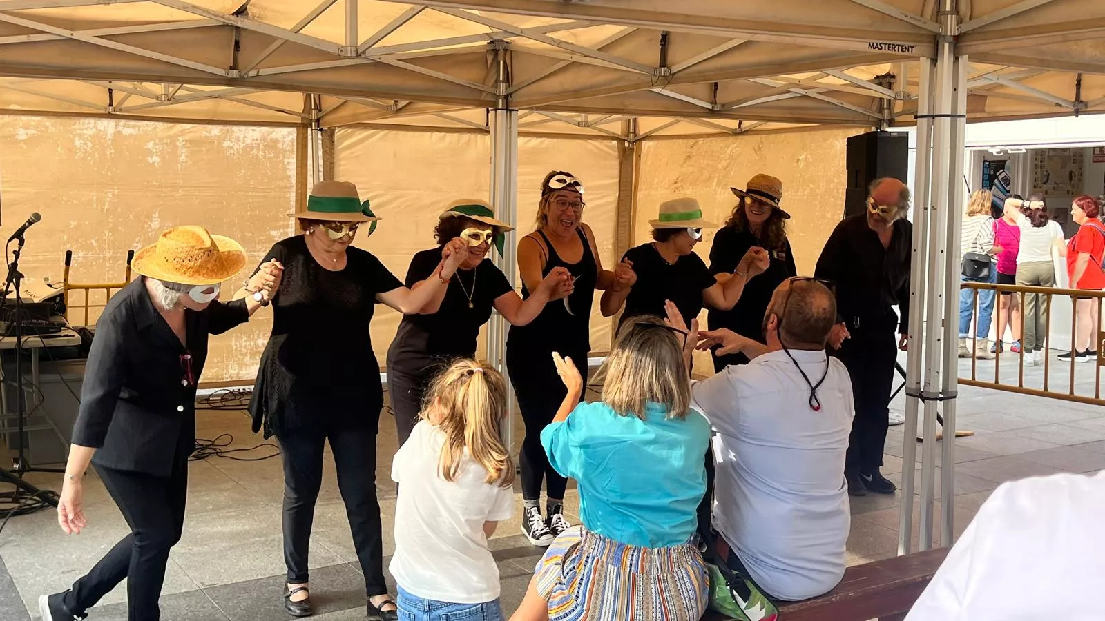 "Conciertillo descarado" en la 41 Feria del Libro de Huesca. Foto Mercedes Manterola