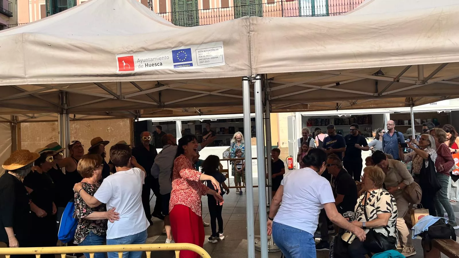 "Conciertillo descarado" en la 41 Feria del Libro de Huesca. Foto Mercedes Manterola