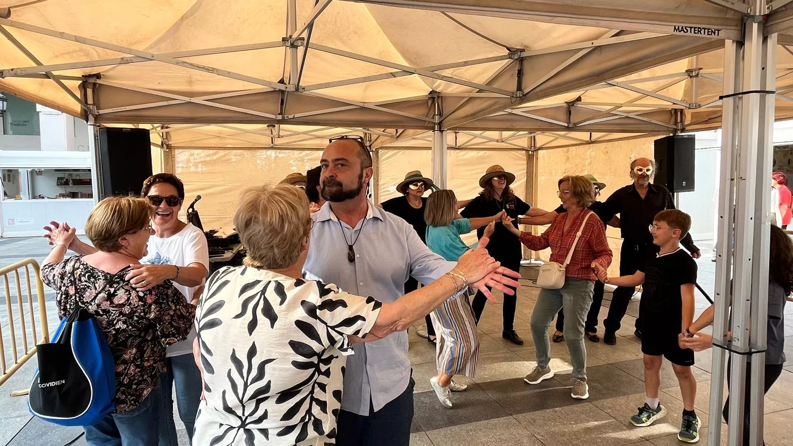 "Conciertillo descarado" en la 41 Feria del Libro de Huesca. Foto Mercedes Manterola